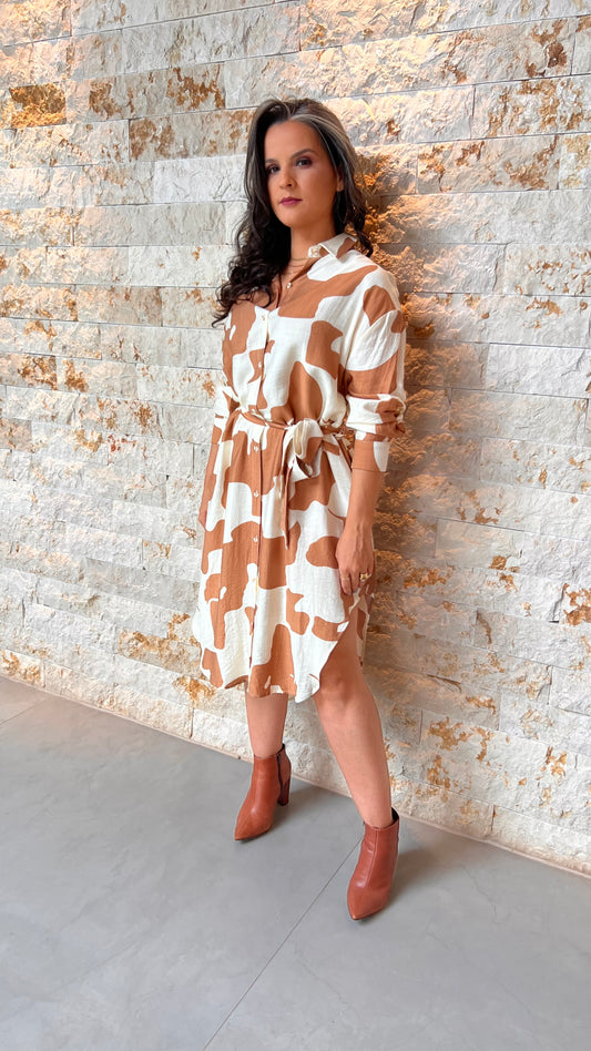 Vestido Chemisse Alongada Abstrato EAG- Caramelo 5684