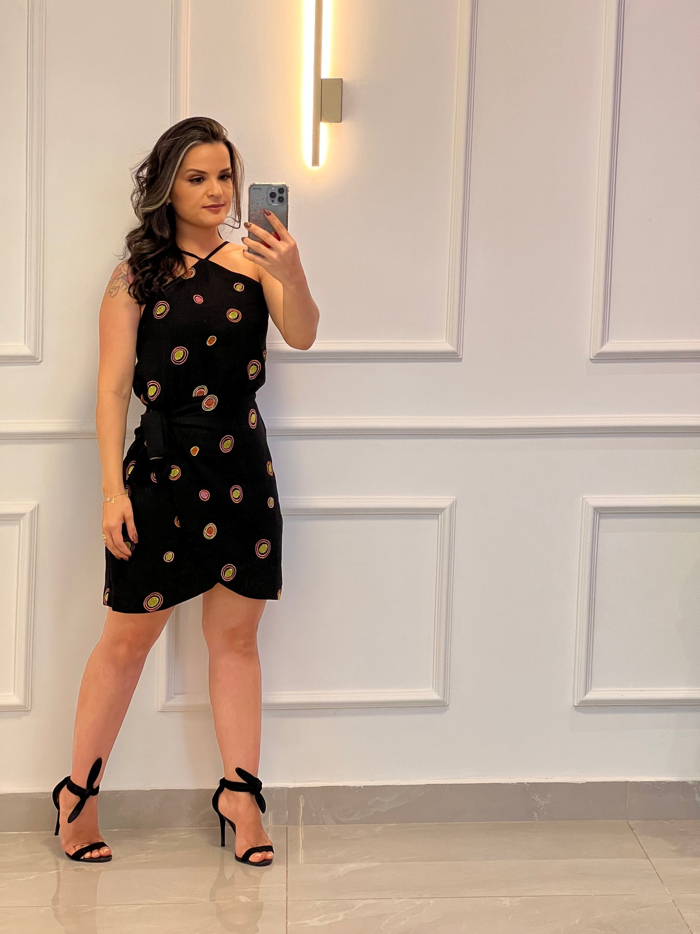 Vestido Curto Bordado - Preto
