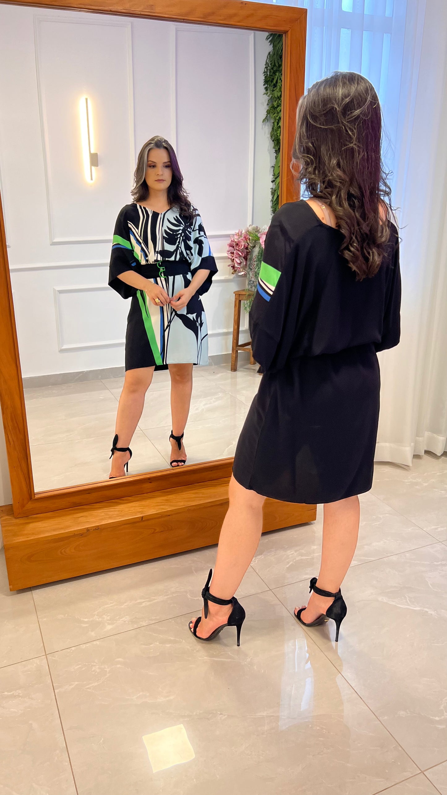 Vestido Curto Cinto Folhagem - Estampado