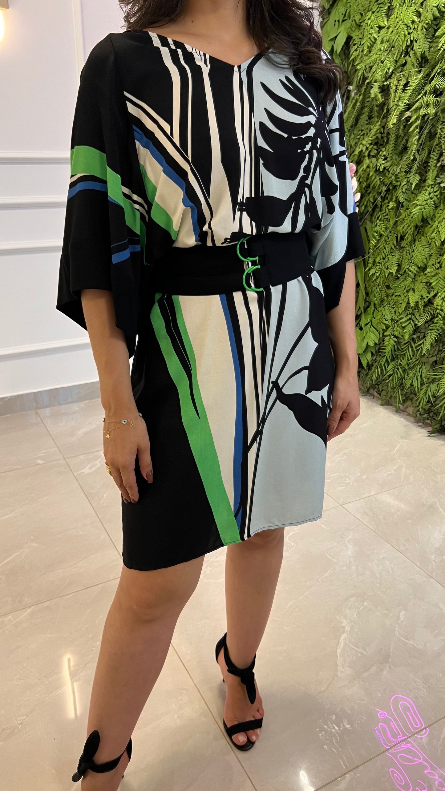 Vestido Curto Cinto Folhagem - Estampado