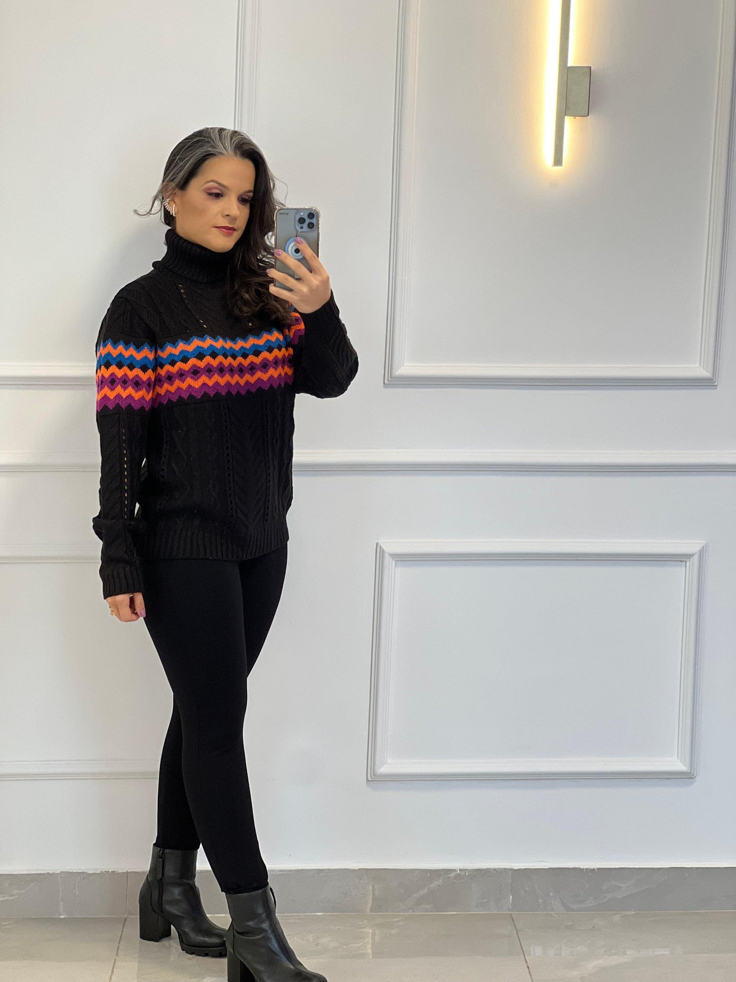 Blusa Tricot Gola Alta Zig Zag - Preto