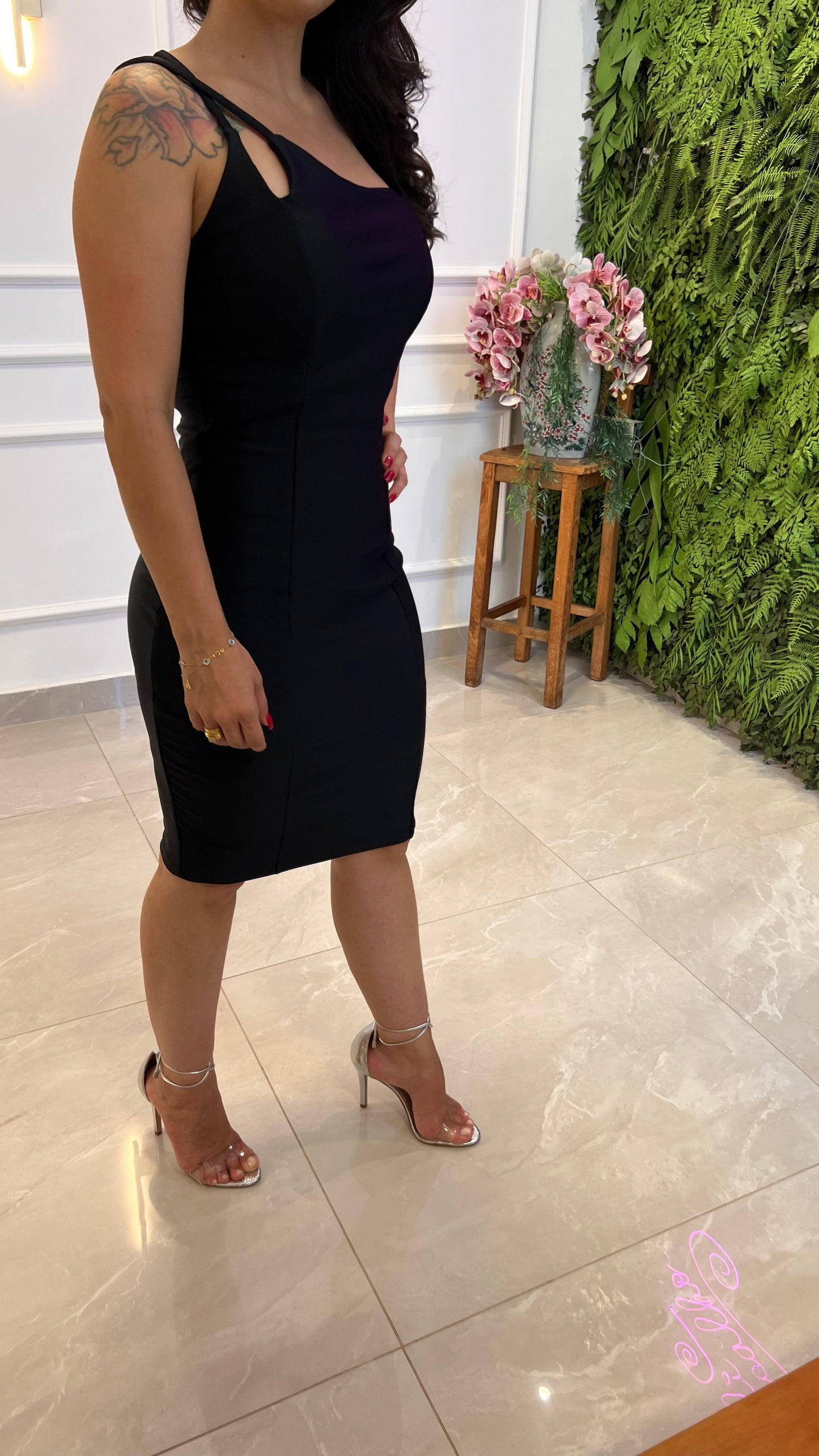 Vestido Curto Malha Power Alça Abertura- Preto