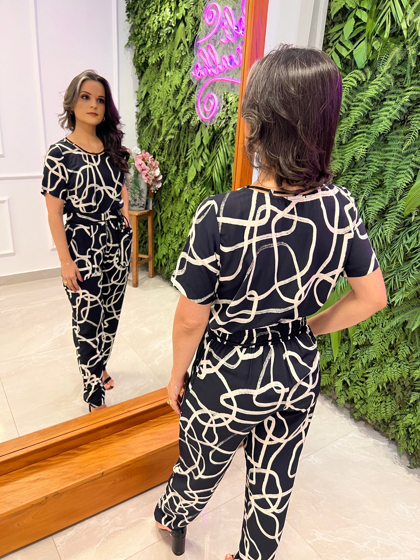 Conjunto Blusa Calça Zíper Frontal - Estampado P e B