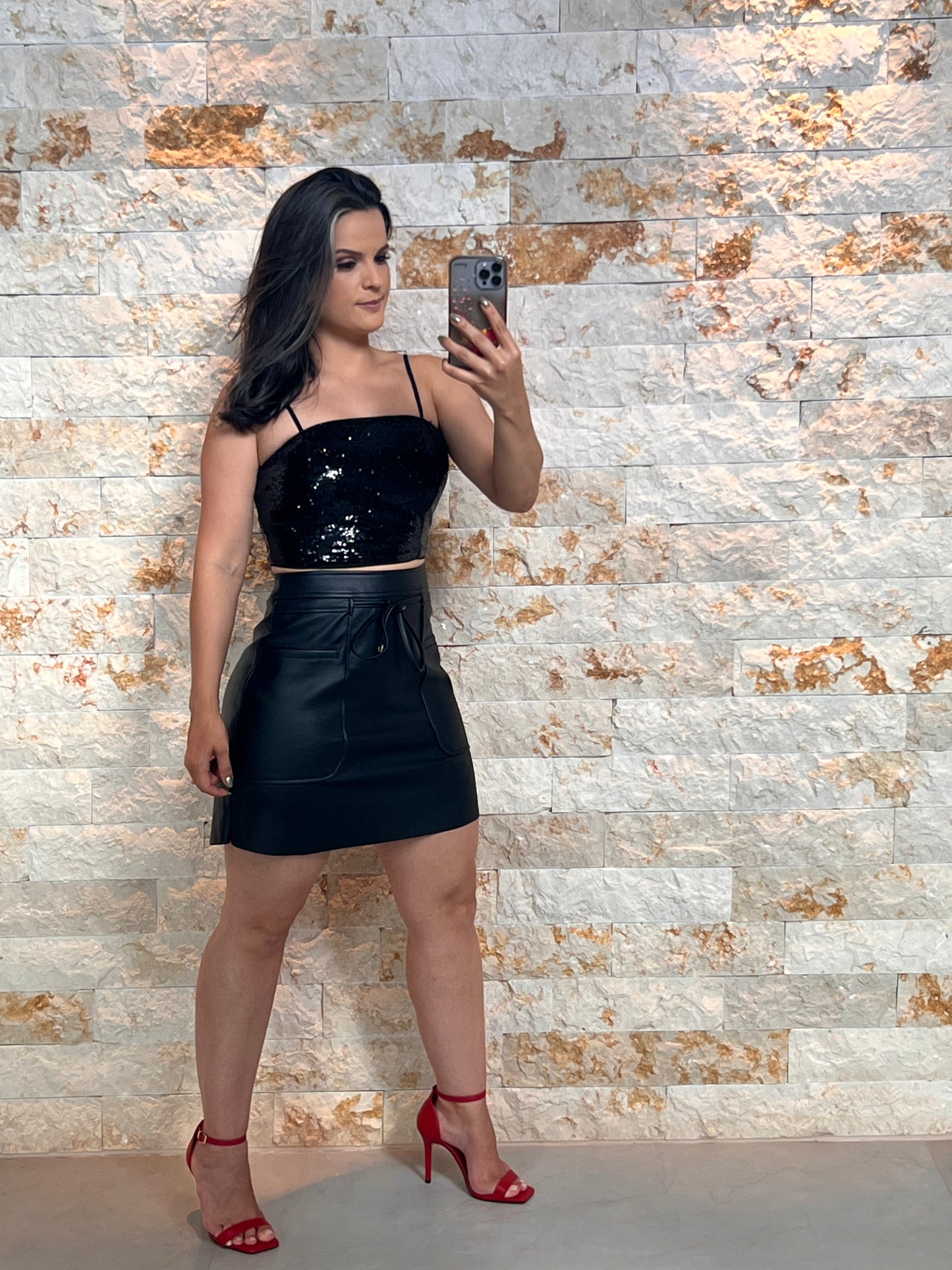 Saia Curta Couro Bolso -Liso Preto 5227