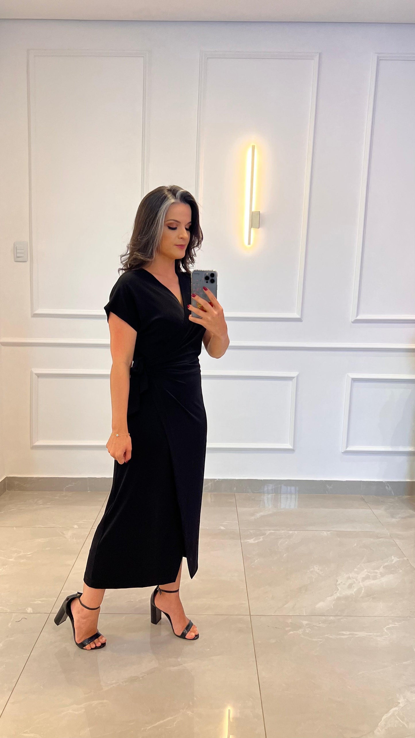 Vestido Midi Envelope Manga Curta Jersey - Preto