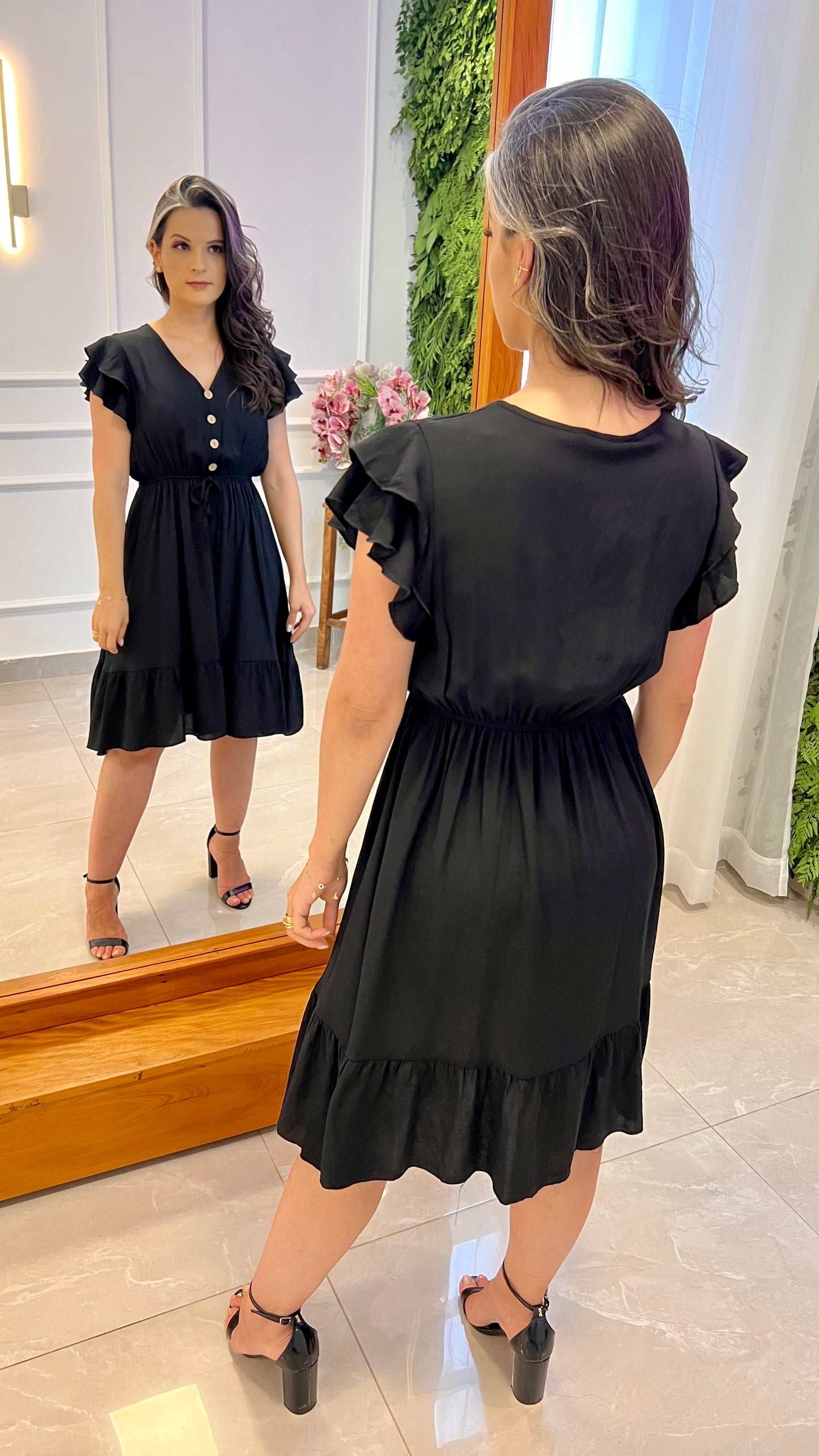 Vestido Curto Botões Amarração - Preto