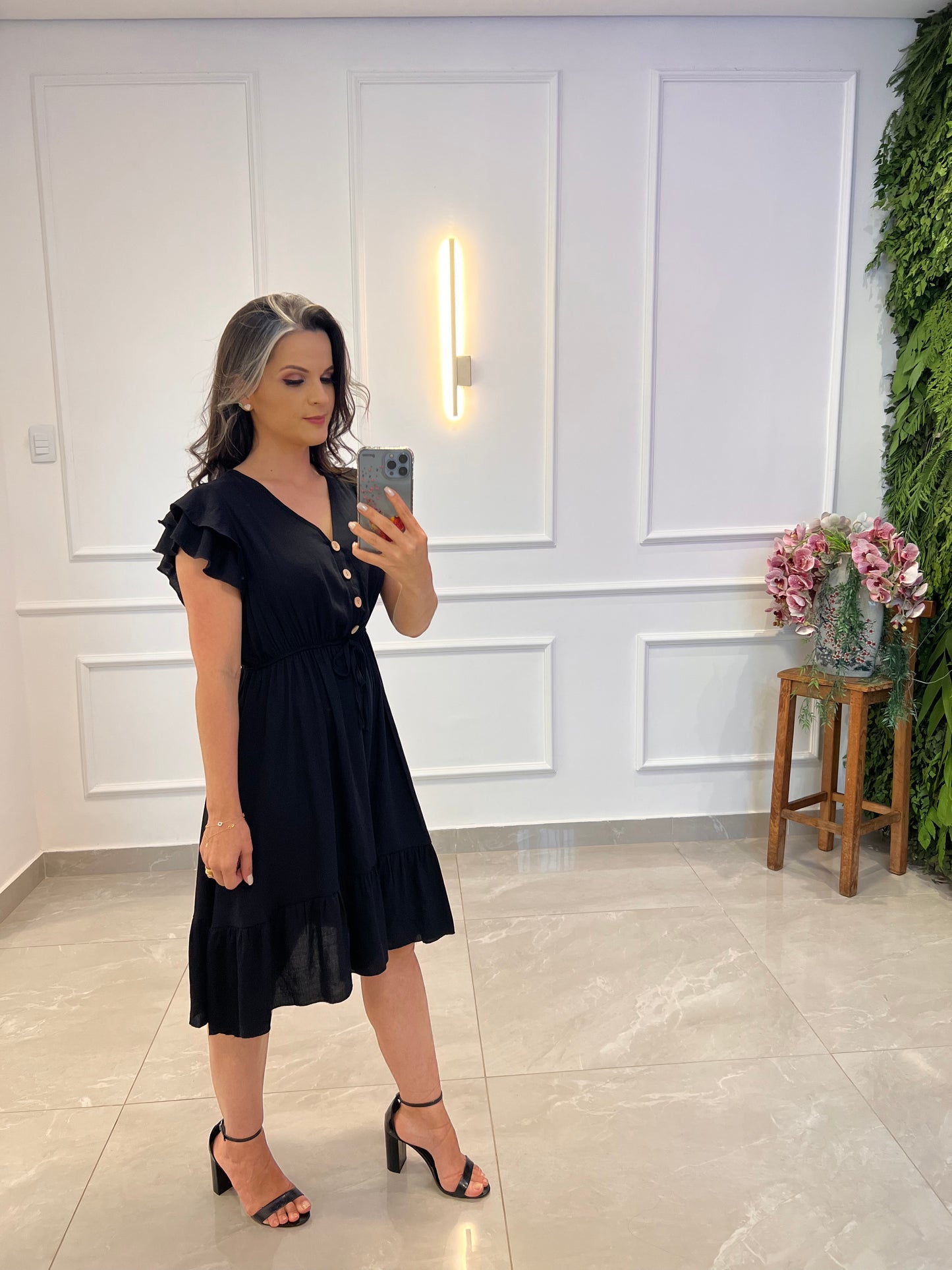 Vestido Curto Botões Amarração - Preto