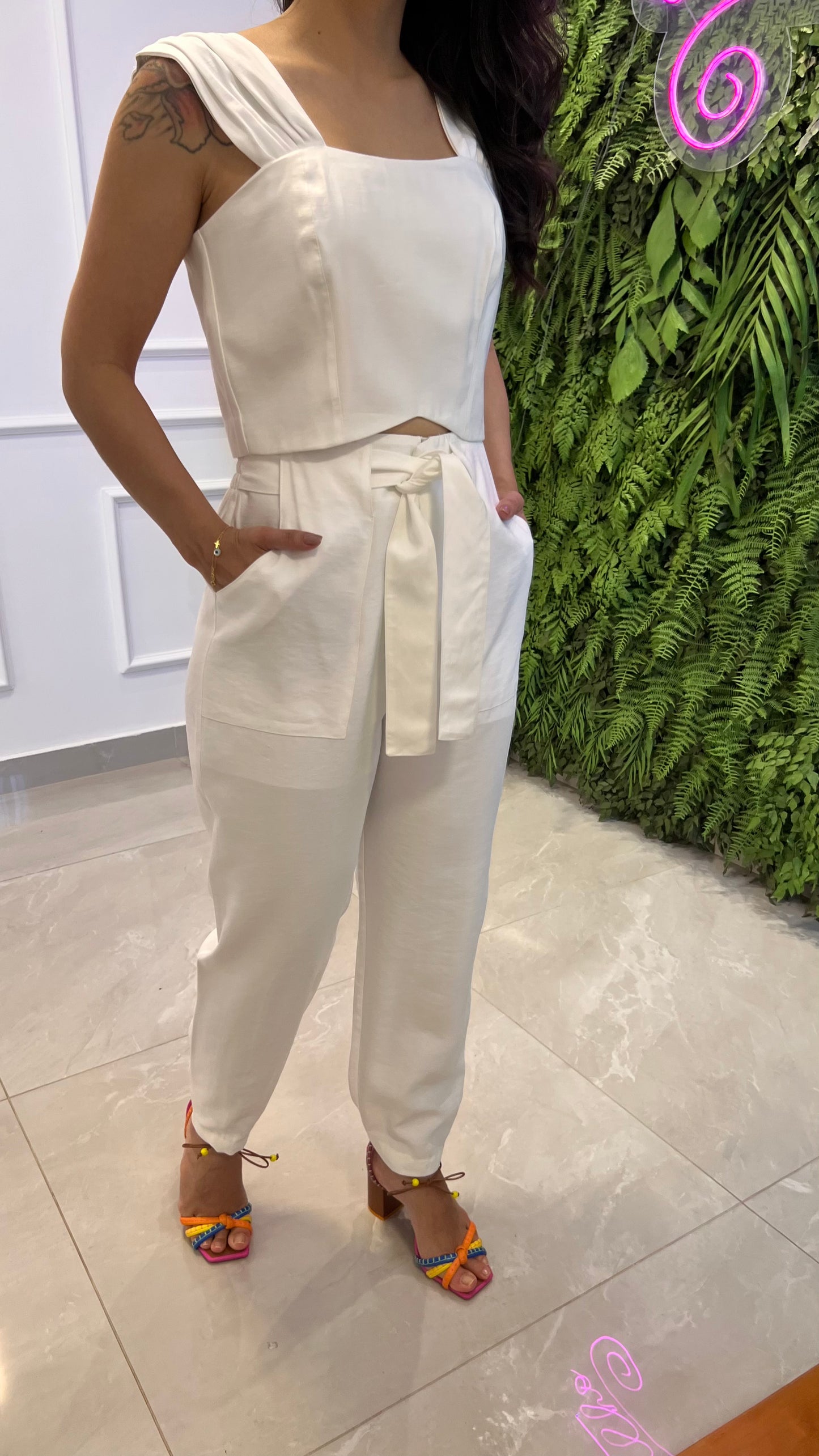 Conjunto Calça Cropped Alça Larga - Branco/Off