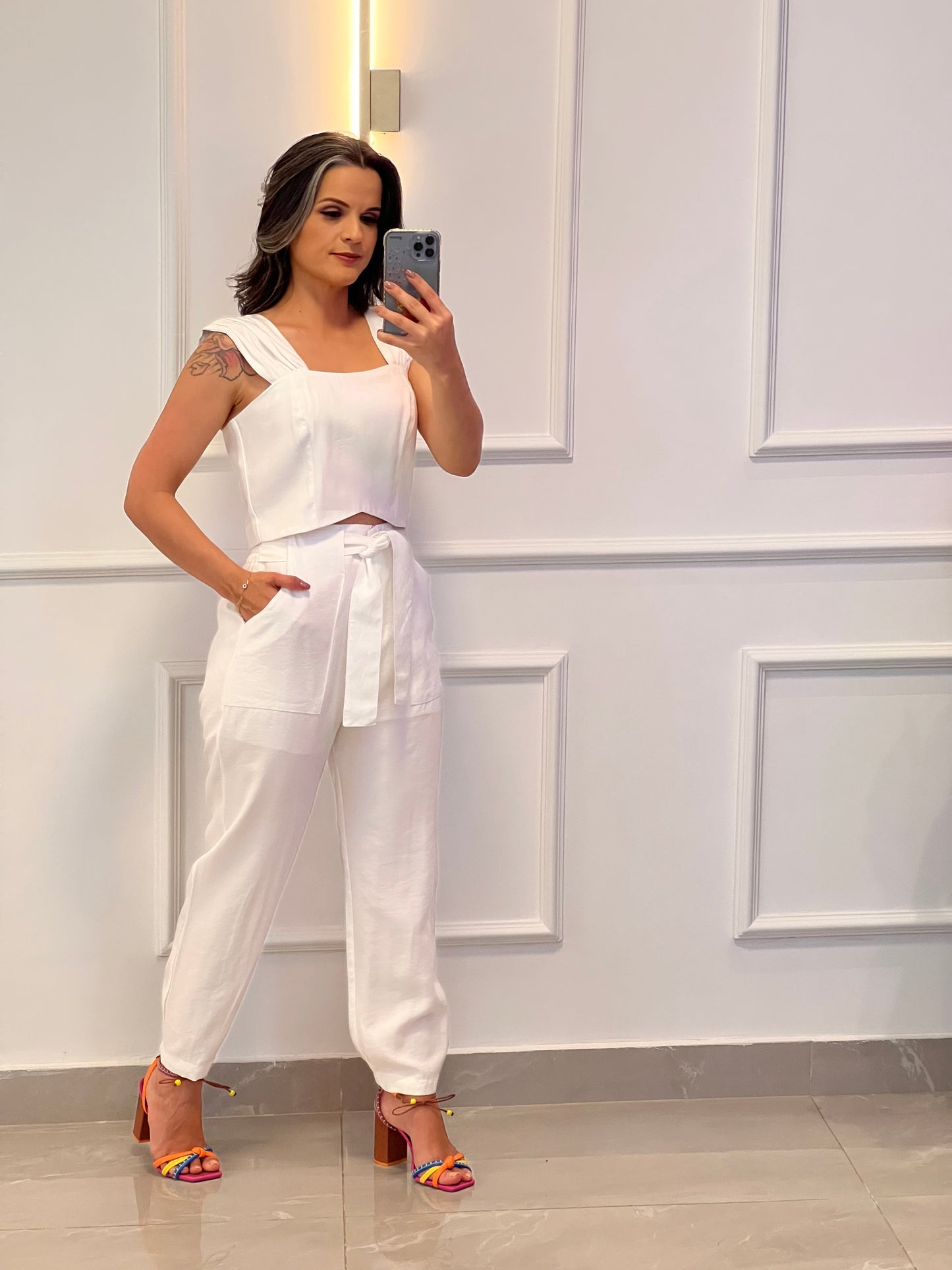 Conjunto Calça Cropped Alça Larga - Branco/Off