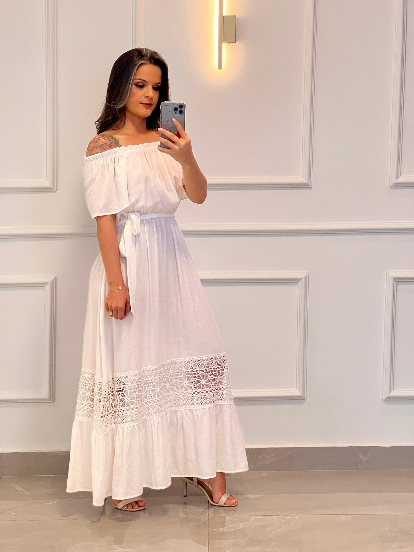 Vestido Longuete Ombro a Ombro Faixa - Branco/Off