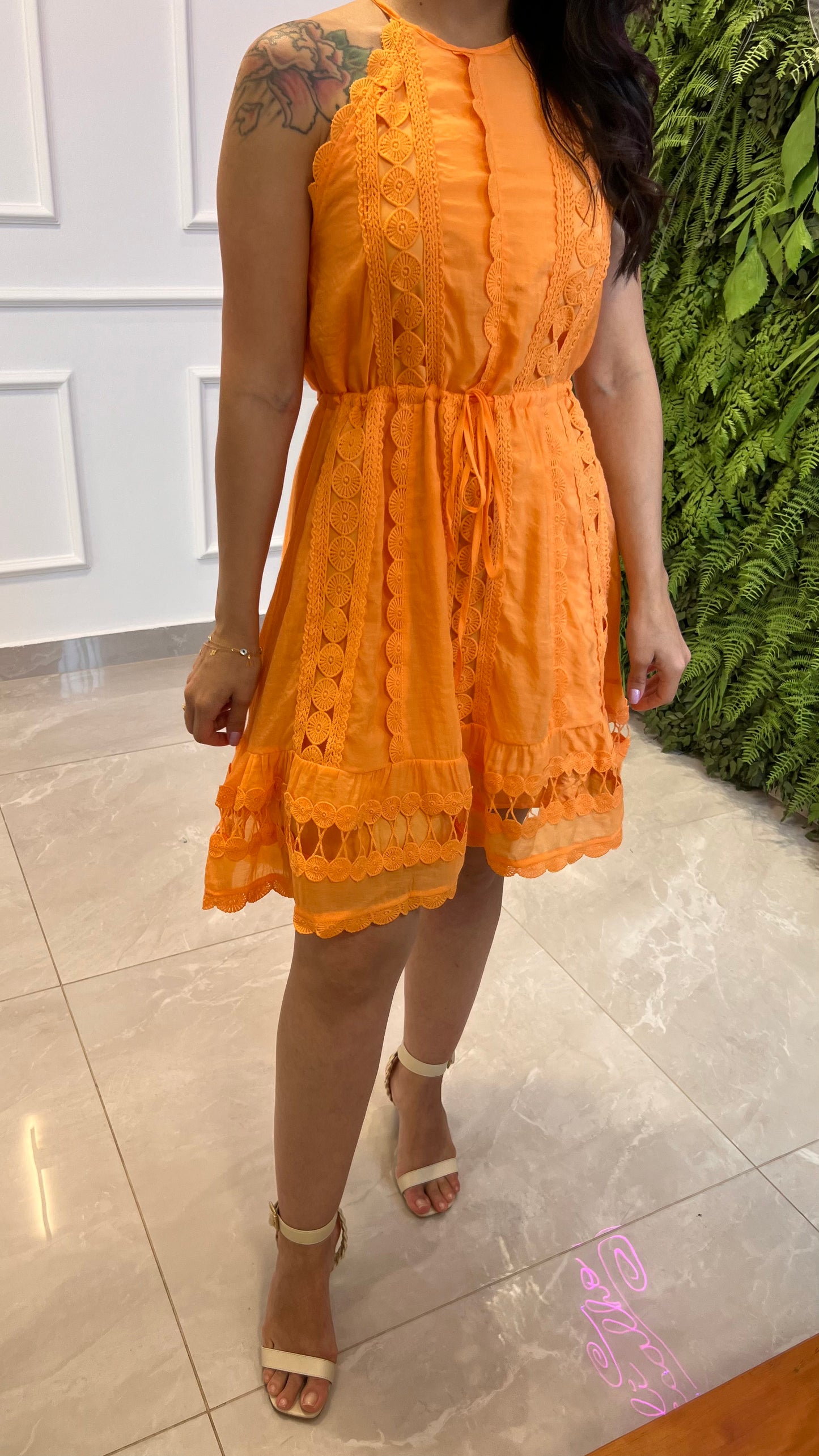 Vestido Curto Alcinha Guipir - Laranja