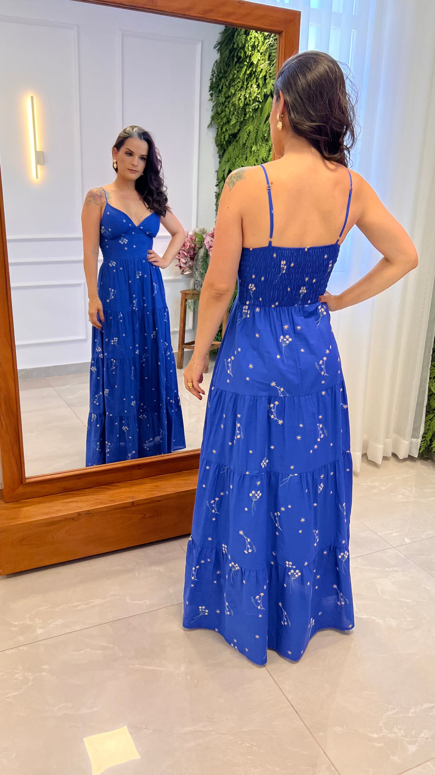 Vestido Longo Bordado Florzinhas - Azul