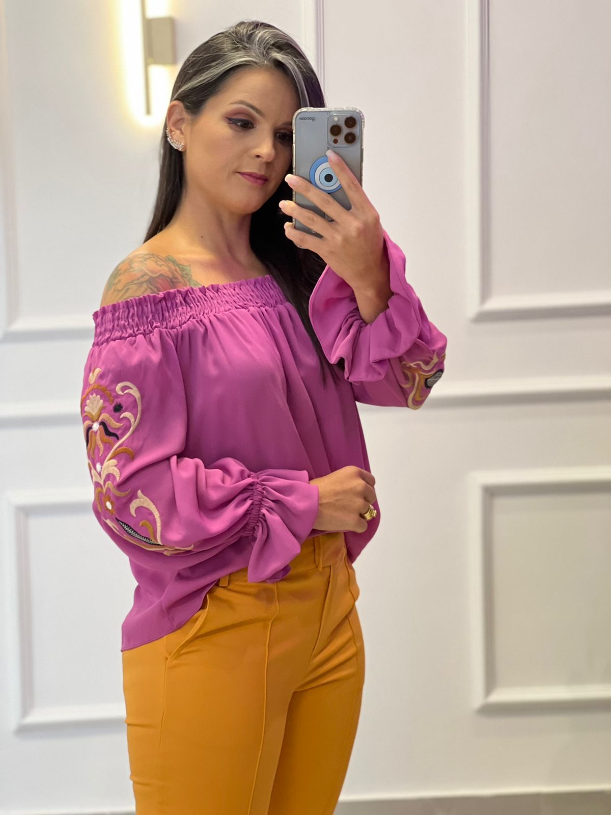 Blusa Hombro a Hombro Bordado - Fucsia