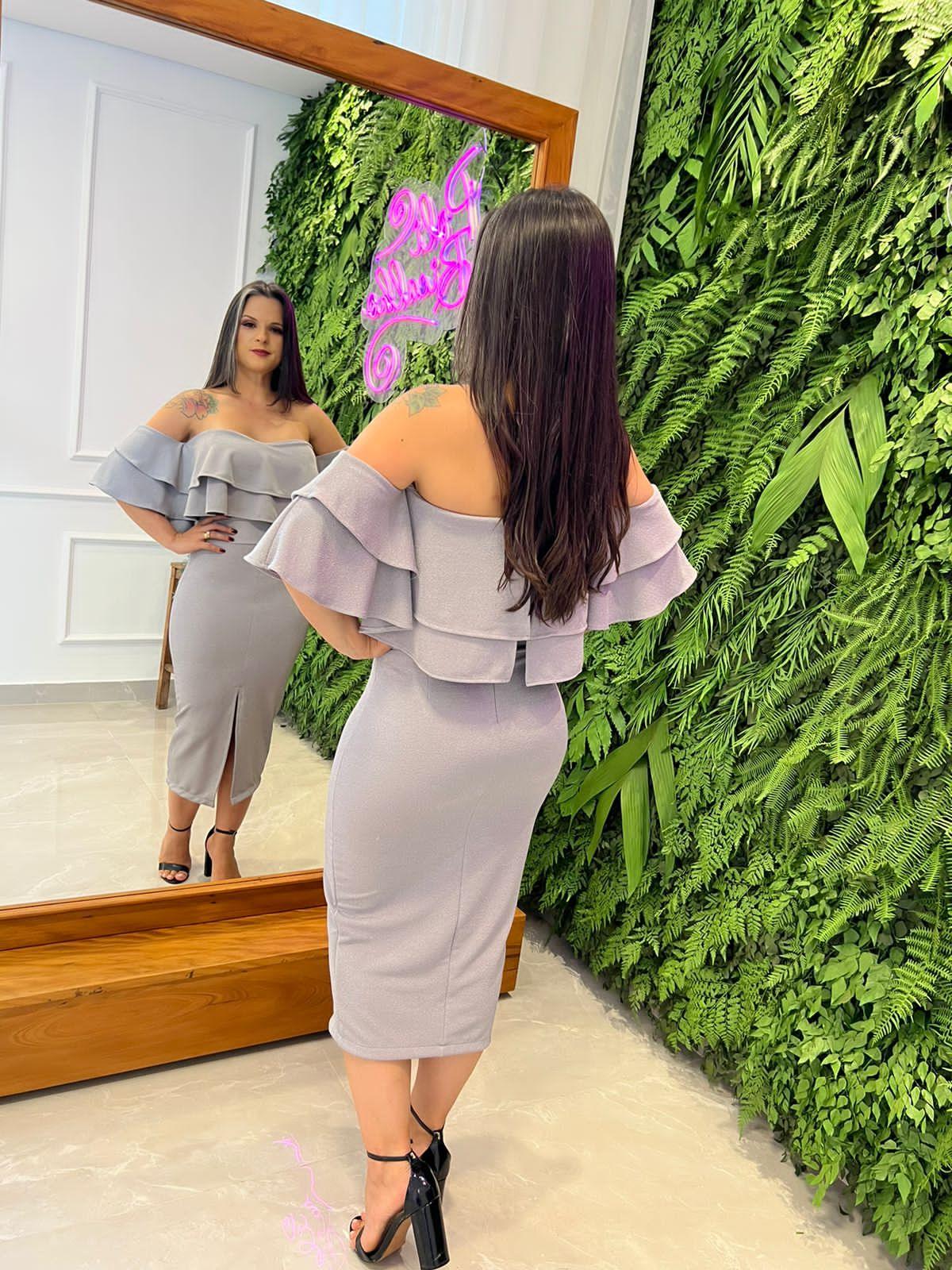 Vestido midi con volantes y hombros descubiertos - Plateado
