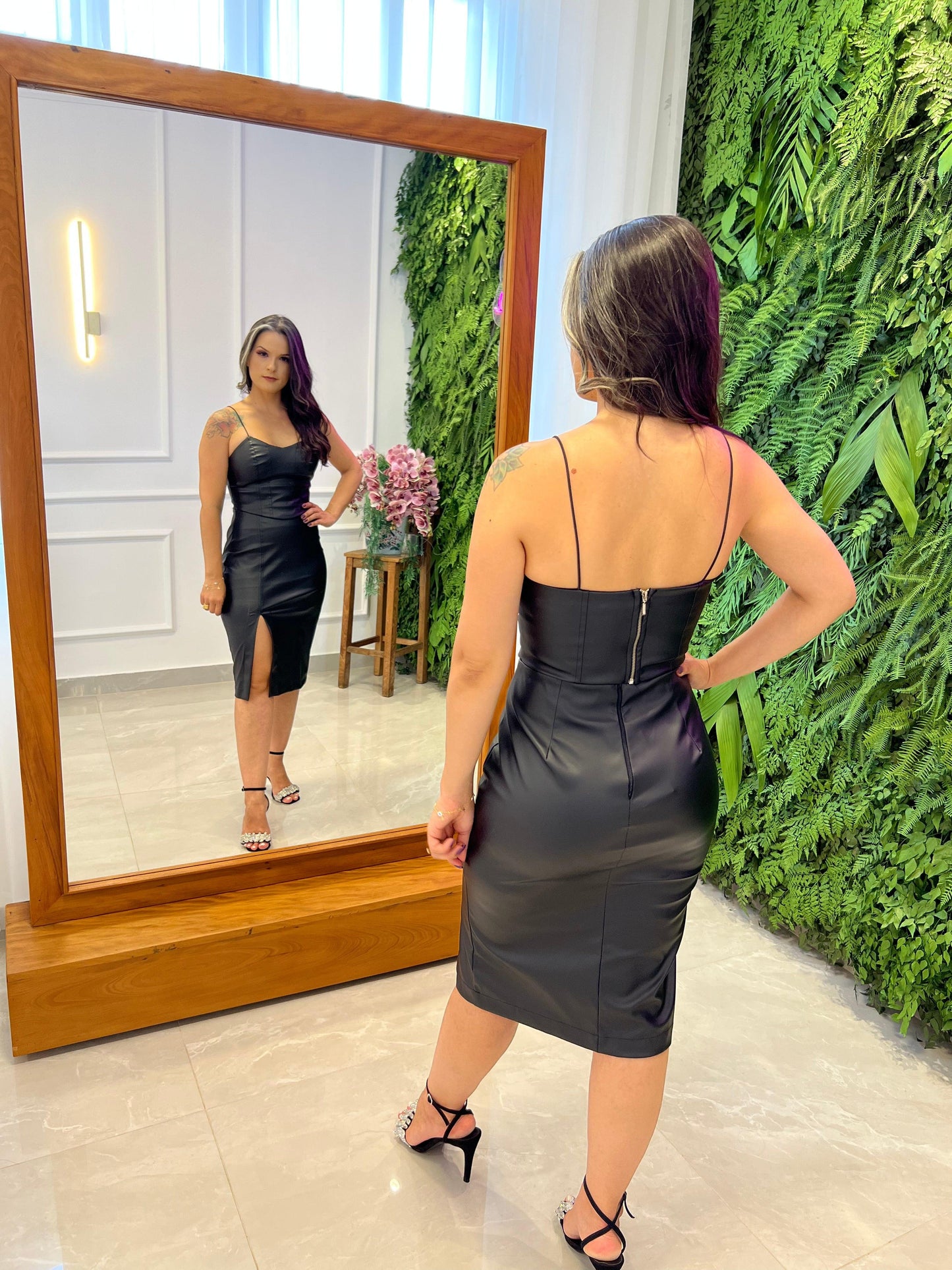 Conjunto Crop y Falda de Cuero Ecológico - Negro