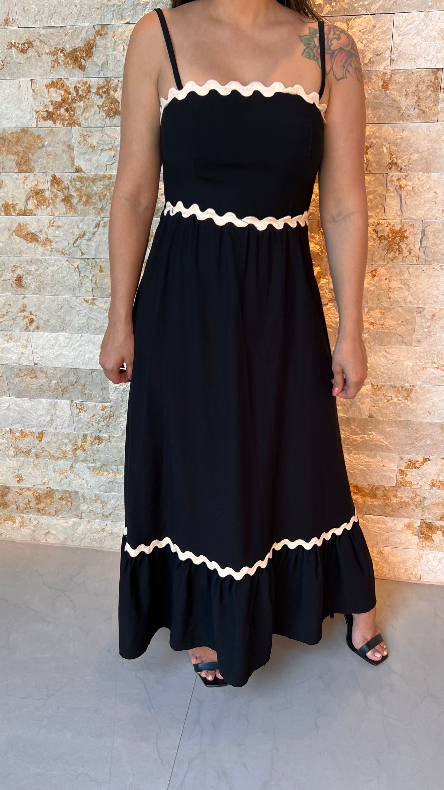 Vestido Midi Alça Larga PB LA VI - Preto 5362