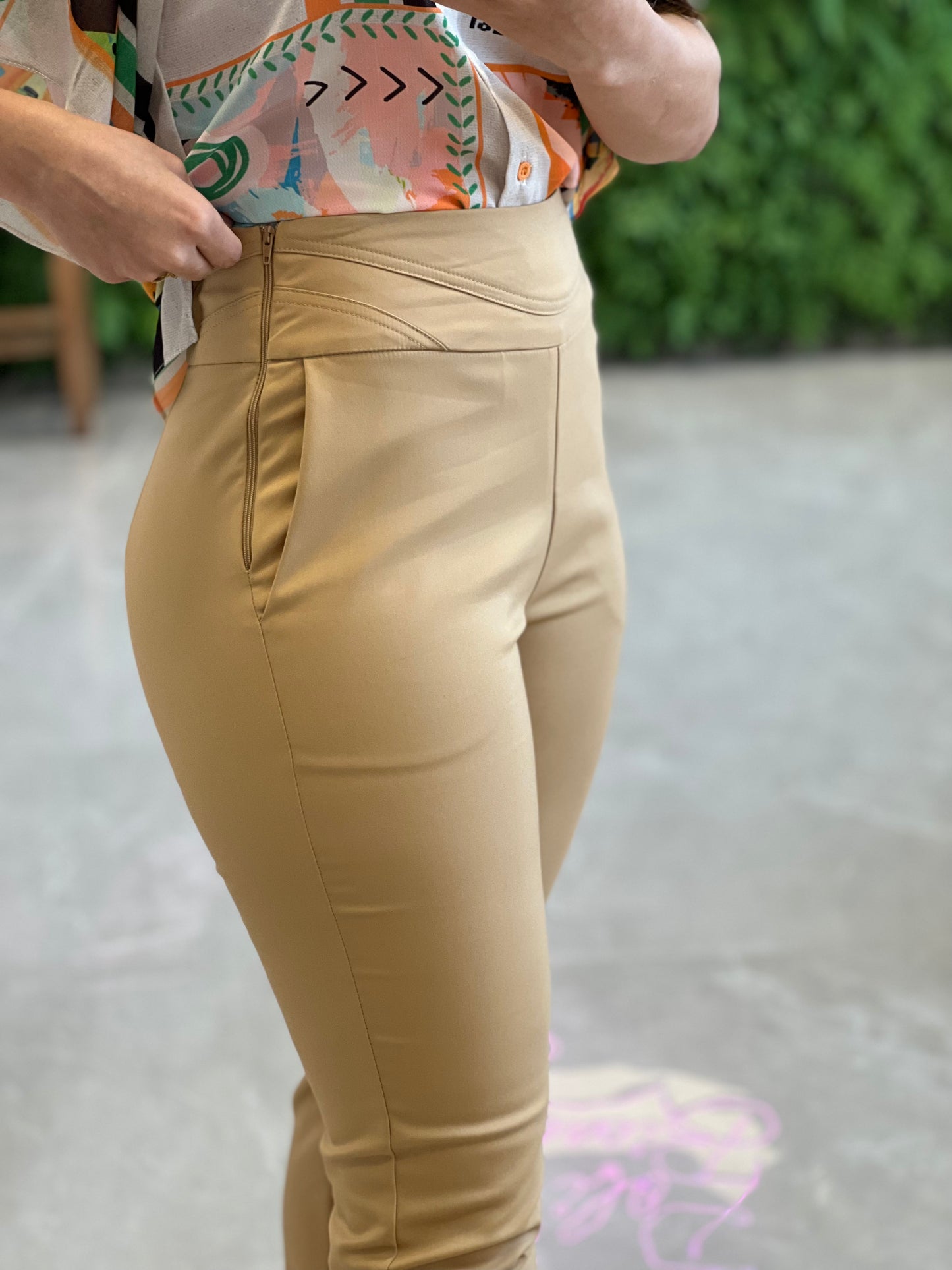 Pantalones Tailored Portinari con detalle de cintura alta - Beige